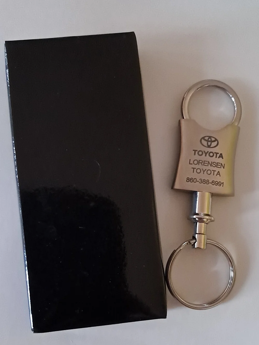 Toyota Logo Metal Removable 2 Rings Key ring NIB Westbrook, Connecticut Unisex